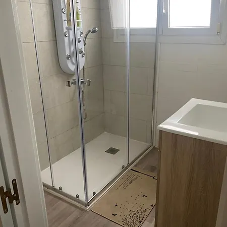 Piso Completo En Muy Cerca De La Playa *