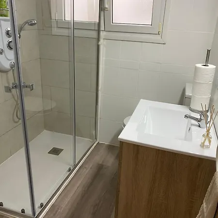 Piso Completo En Muy Cerca De La Playa *